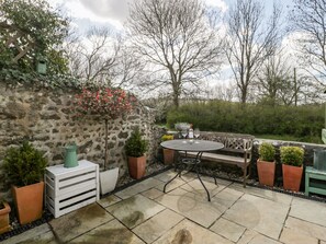 Cottage | Balcony - Riverside 67 Dorchester Road (Dorchester)