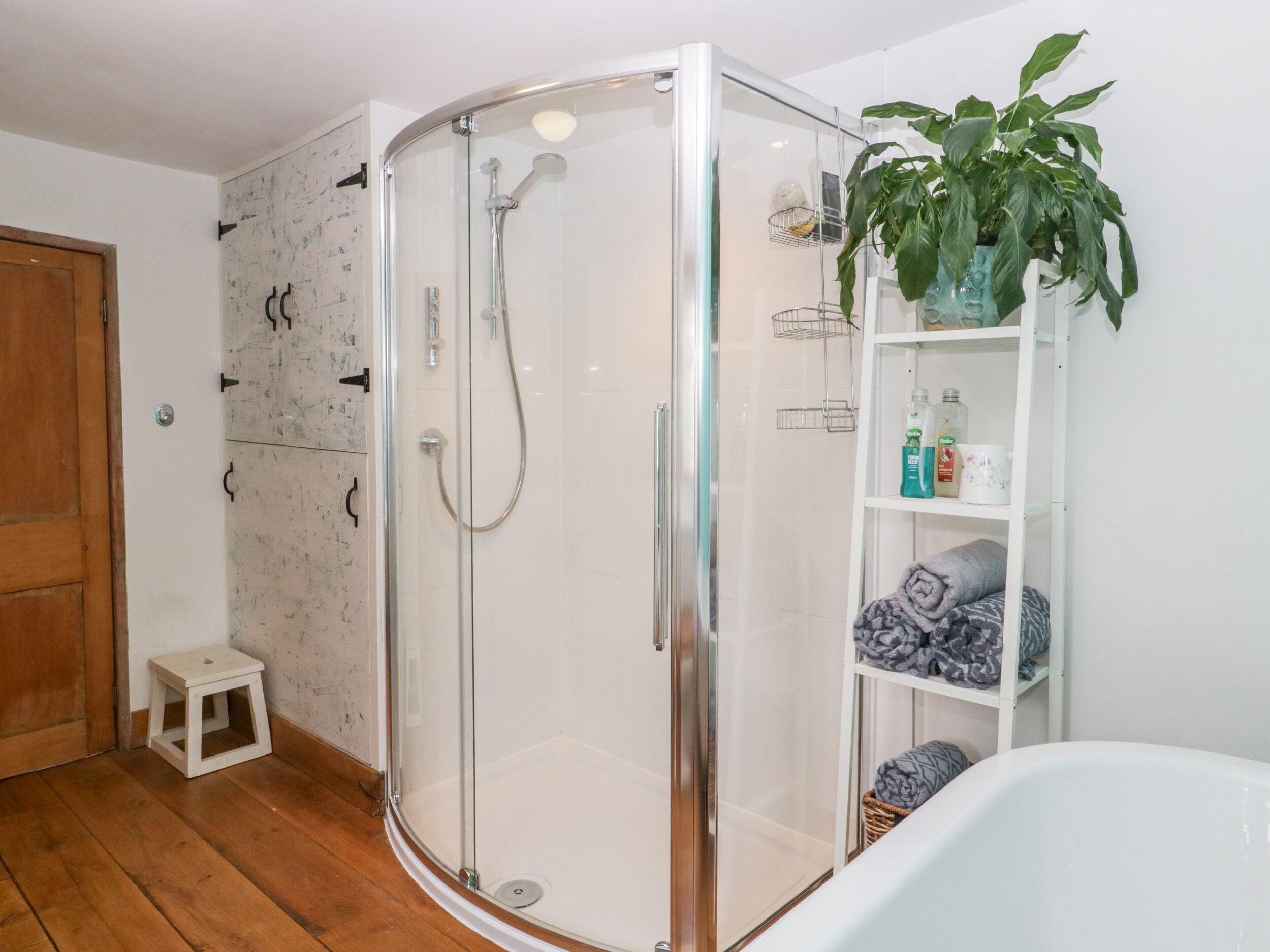 Cottage | Bathroom | Shower