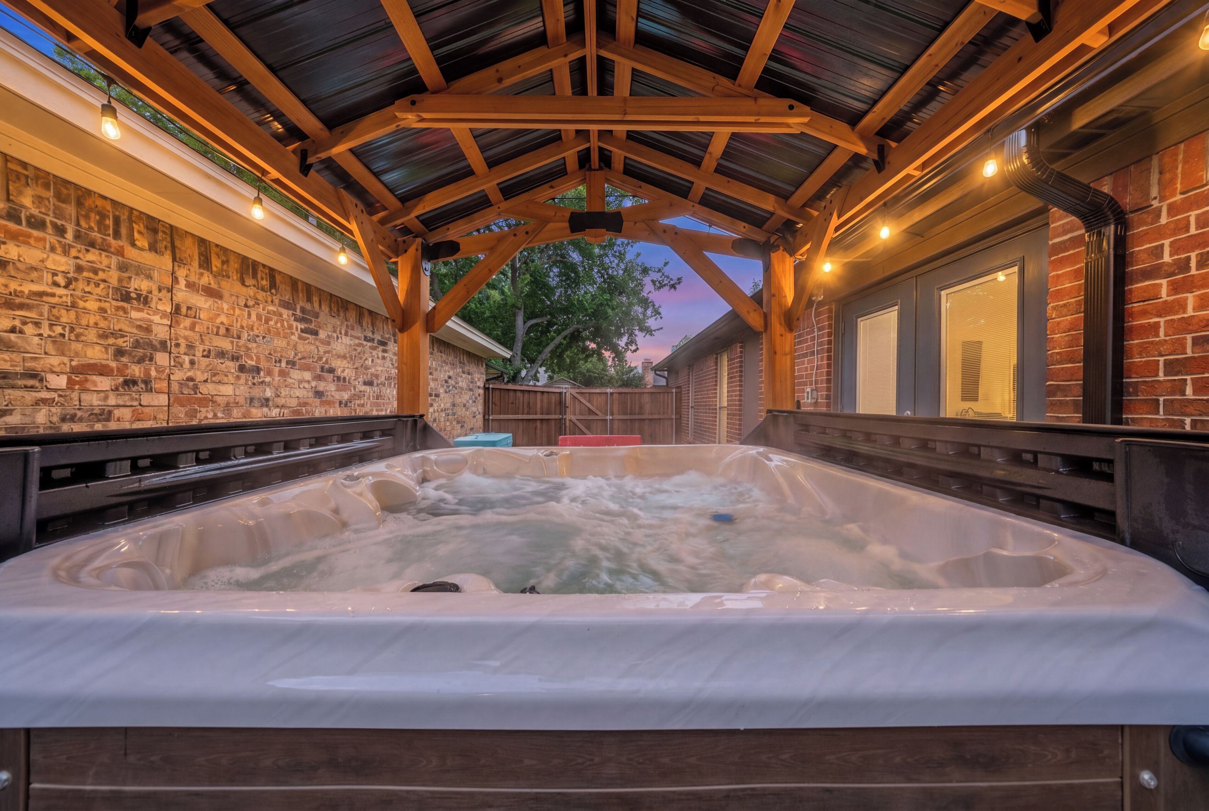 Outdoor spa tub