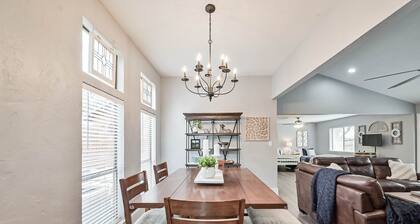 Pets OK, NEW Hot Tub, Arcade, 65” TV, 300mb+ WIFI, Long Term Stays Available