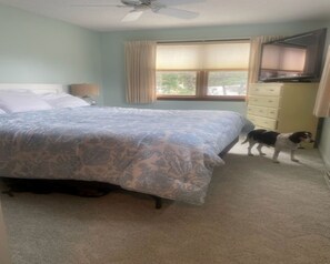 2 bedrooms, iron/ironing board, WiFi