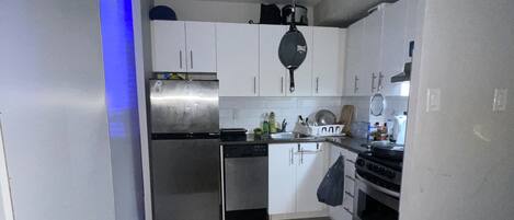 Geladeira, fogão, cooktop, liquidificador