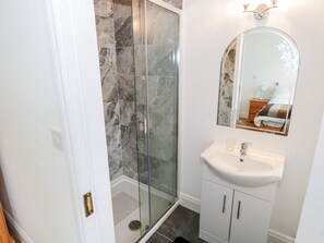 Cottage | Phòng tắm | Buồng tắm vòi sen