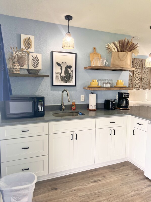 Interior - The Mark at Surfside, Apt. 10 (Surfside Beach)