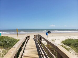 Beach nearby - The Mark at Surfside, Apt. 10 (Surfside Beach)