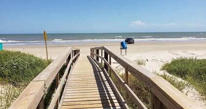 The Mark at Surfside, Apt. 10