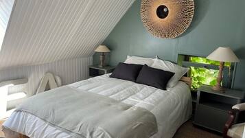 3 Schlafzimmer, Schreibtisch, Bügeleisen/Bügelbrett, Reisekinderbett
