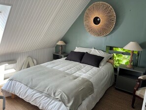 3 Schlafzimmer, Schreibtisch, Bügeleisen/Bügelbrett, Reisekinderbett