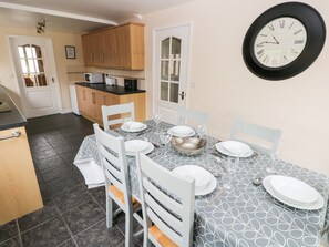 Dining - Brynawel (Carmarthen)