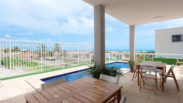 Superior House | Outdoor dining