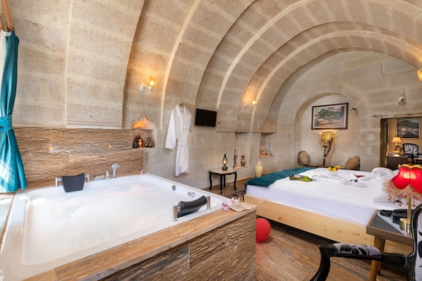 Chambre Deluxe | Literie de qualité, décor unique, ameublement unique
