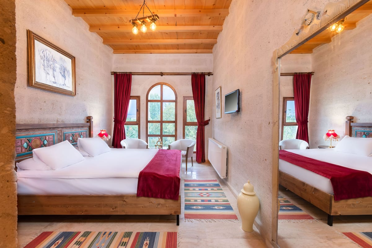 Queen Room | 1 phòng ngủ, bộ đồ giường cao cấp, trang trí khác biệt