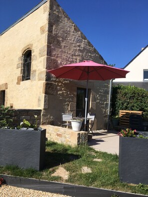 Property grounds - Detached cottage close to beaches and shops (PLOUHARNEL)
