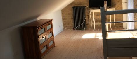 1 bedroom, iron/ironing board, free WiFi, bed sheets