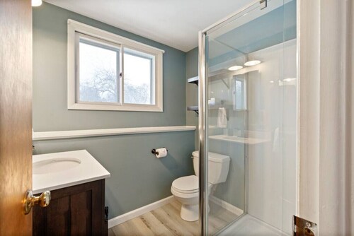 Cheerful Henrietta 4BDRM. w/Garage - Pets welcome!