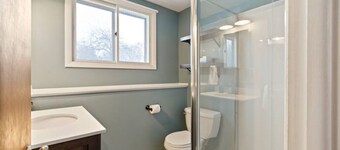 Cheerful Henrietta 4BDRM. w/Garage - Pets welcome!