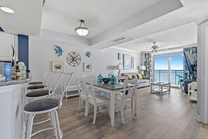 In-room dining - Paradise Resort by Elliott Beach Rentals (Myrtle Beach)