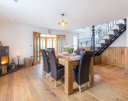 Cottage | Private kitchen | Fridge, dishwasher, toaster, cookware/dishes/utensils