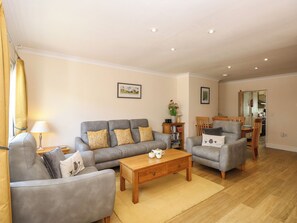 Cottage | Living area