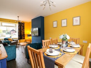 3 bedrooms, individually decorated, individually furnished, free WiFi - Rose Cottage (Skegness)