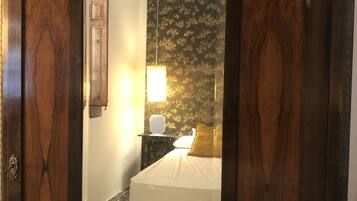 2 slaapkamers, een strijkplank/strijkijzer, gratis wifi, beddengoed