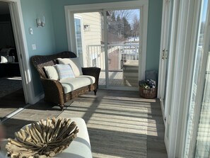 Smart TV, DVD player, books - Summer rental on beautiful West Battle Lake! (Battle Lake)