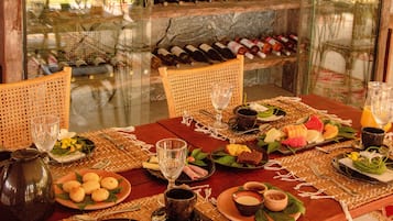 Free daily cooked-to-order breakfast
