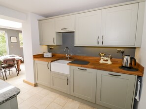 Cottage | Cuisine privée | Réfrigérateur, lave-vaisselle