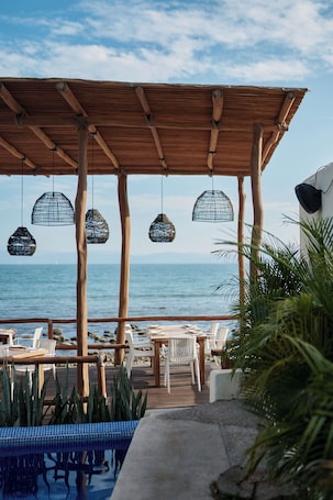 2 ๊ฐ์ ์ผ์ธ ์์์ฅ, ์ผ๊ด์ ์์