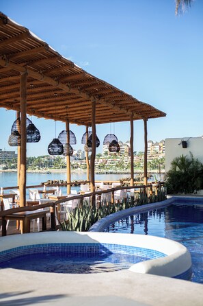 Breakfast, lunch and dinner served - Hotel Ysuri Bucerias (Bucerías)