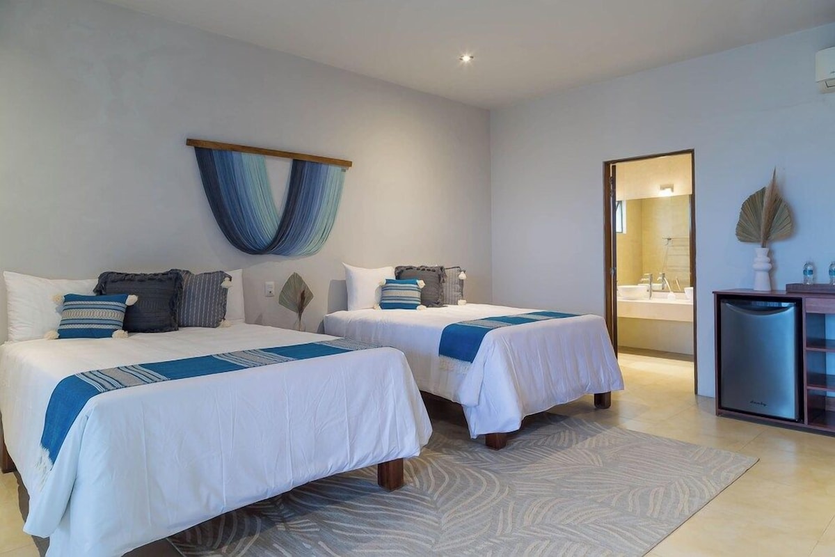 Premium bedding, minibar, in-room safe, WiFi (free)
