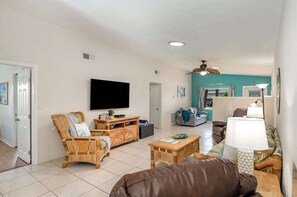 Smart TV, offices - Tiki Oasis: 3B/2B Private Pool Home Sleeps 8 (Cape Canaveral)