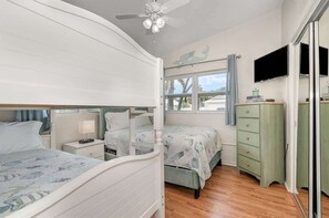 3 dormitorios, tabla de planchar con plancha, wifi gratis y ropa de cama