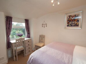 Cottage | Individually decorated, individually furnished, free WiFi