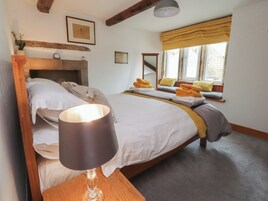 3 bedrooms, individually decorated, individually furnished, free WiFi