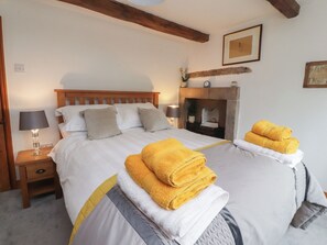3 bedrooms, individually decorated, individually furnished, free WiFi - 2 The Square (Skipton)