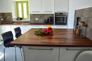 Kühlschrank, Ofen, Herdplatte, Geschirrspüler