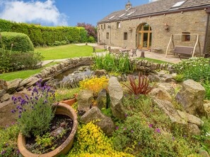 Cottage | Property grounds - Rough Bank Barn (Rochdale)