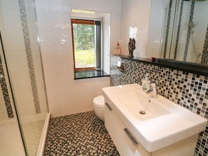 Cottage | Bathroom - Rough Bank Barn (Rochdale)