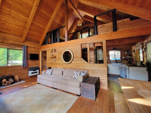 Romantic Off-Grid Cabin