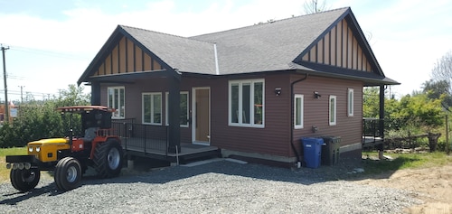 Farm & Garden Bungalow Retreat