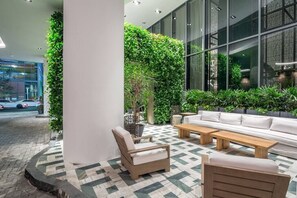 Interior - Modern Suite in SLS Lux Brickell managed by City Escapes (Miami)