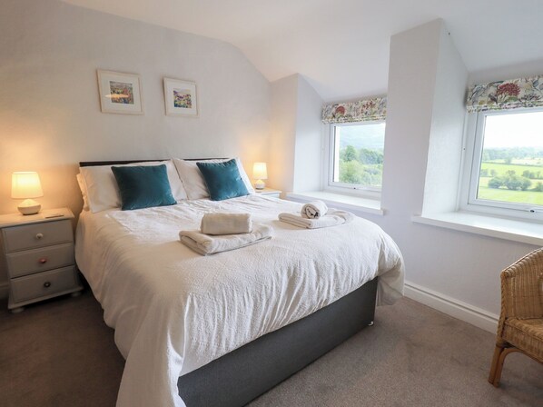 2 عدّة غرف نوم وبديكورات فريدة لكل غرفة وطراز فريد لكل وحدة