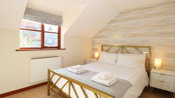 2 bedrooms, individually decorated, individually furnished, free WiFi