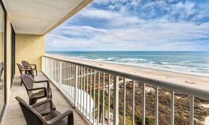 Property grounds - 4th of July '23! Peaceful Beachfront, balcony, easy access to the beach. ENJOY (North Myrtle Beach)