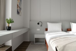 Classic Twin Room | 1 bedroom, minibar, in-room safe, soundproofing