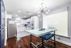 Fridge, microwave, oven, stovetop - Modern Home with a Firepit, Heated Pool & Spa (Dallas)