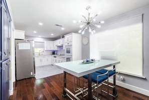 Fridge, microwave, oven, stovetop - Modern Home with a Firepit, Heated Pool & Spa (Dallas)