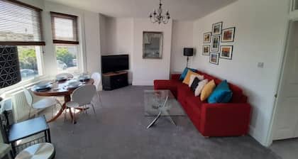 Beautiful 2BR Home close to Beachfront