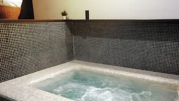 Presidential Suite | Private spa tub